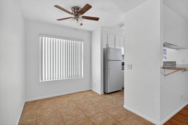 Interior Photo - 1066 Coronado Avenue