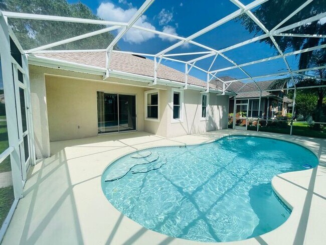 Building Photo - Coming soon!!!!-The Oaks-Pool Home-1738 Golfview Dr Kissimmee FL 34746