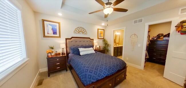 Building Photo - 3D TOUR + BEAUTIFUL HOME + 3 Car Garage + Fenced In Yard! Available July 3rd!