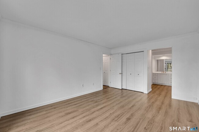 Building Photo - 7 Cottonwood Dr