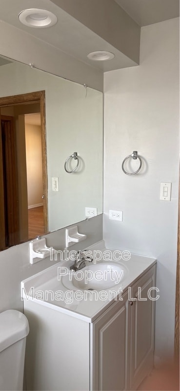 Building Photo - 10124 S Pulaski Rd