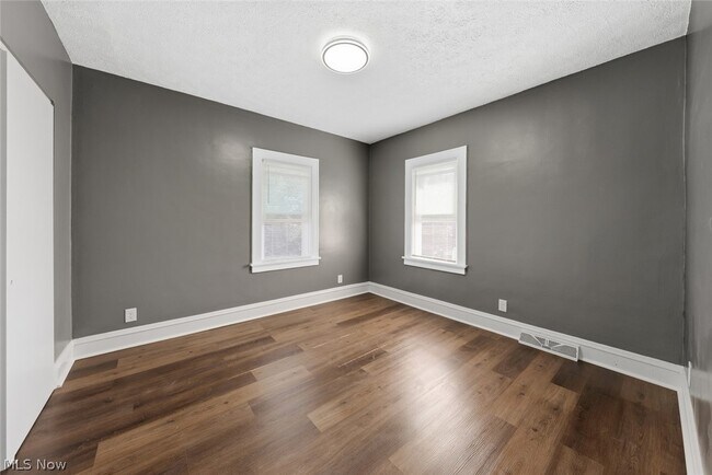 Building Photo - 3904 Ardmore Ave