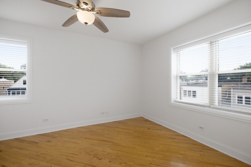 Building Photo - 2619 N Harding Ave