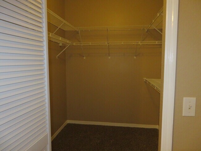 Building Photo - Spacious 4/2 condo in Bella Terra communit...