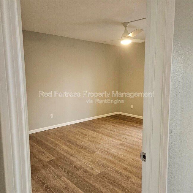 Building Photo - 12501 McGregor Blvd