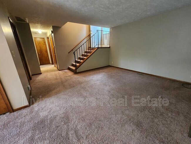 Building Photo - 4933 Ginny Ave