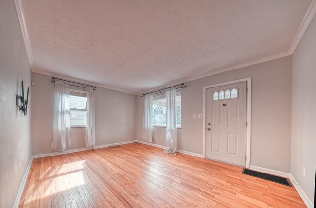 Building Photo - 3088 Ontario St