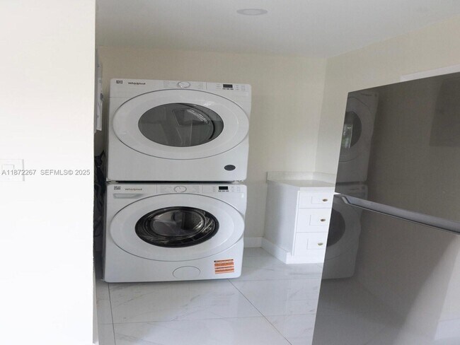 Building Photo - 612 NW 10th Terrace