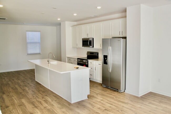 Building Photo - 466 Blair Rd