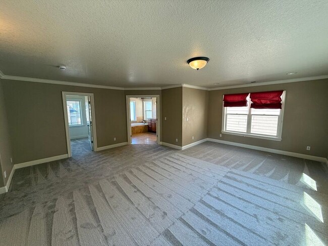 Building Photo - 1690 Titan Dr NW