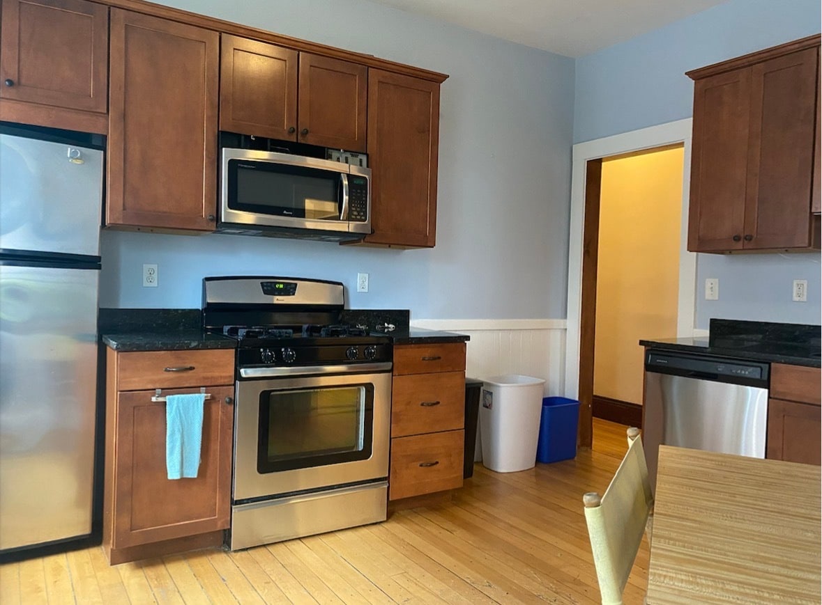 Building Photo - 61 Frederick Ave