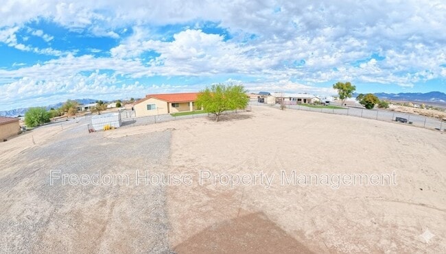 Building Photo - 3741 Malibou Ave