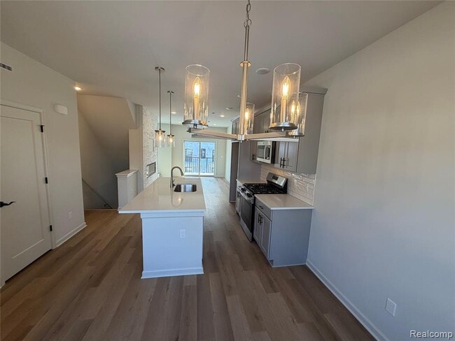 Building Photo - 23614 Parkview Ln