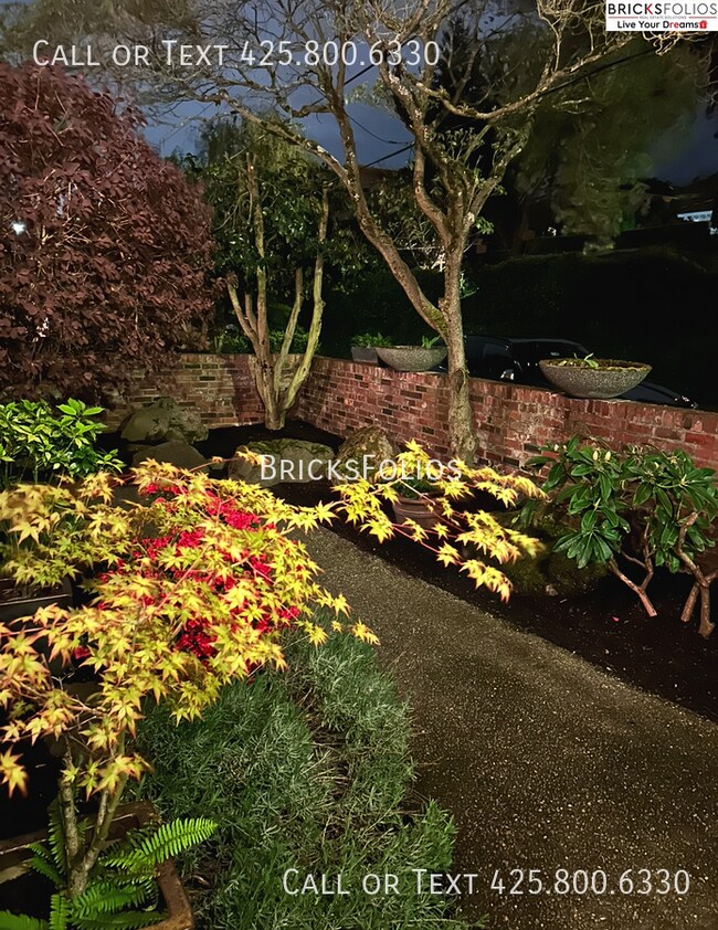 Building Photo - Wake Up to Lake Union – Tudor Home in Prim...