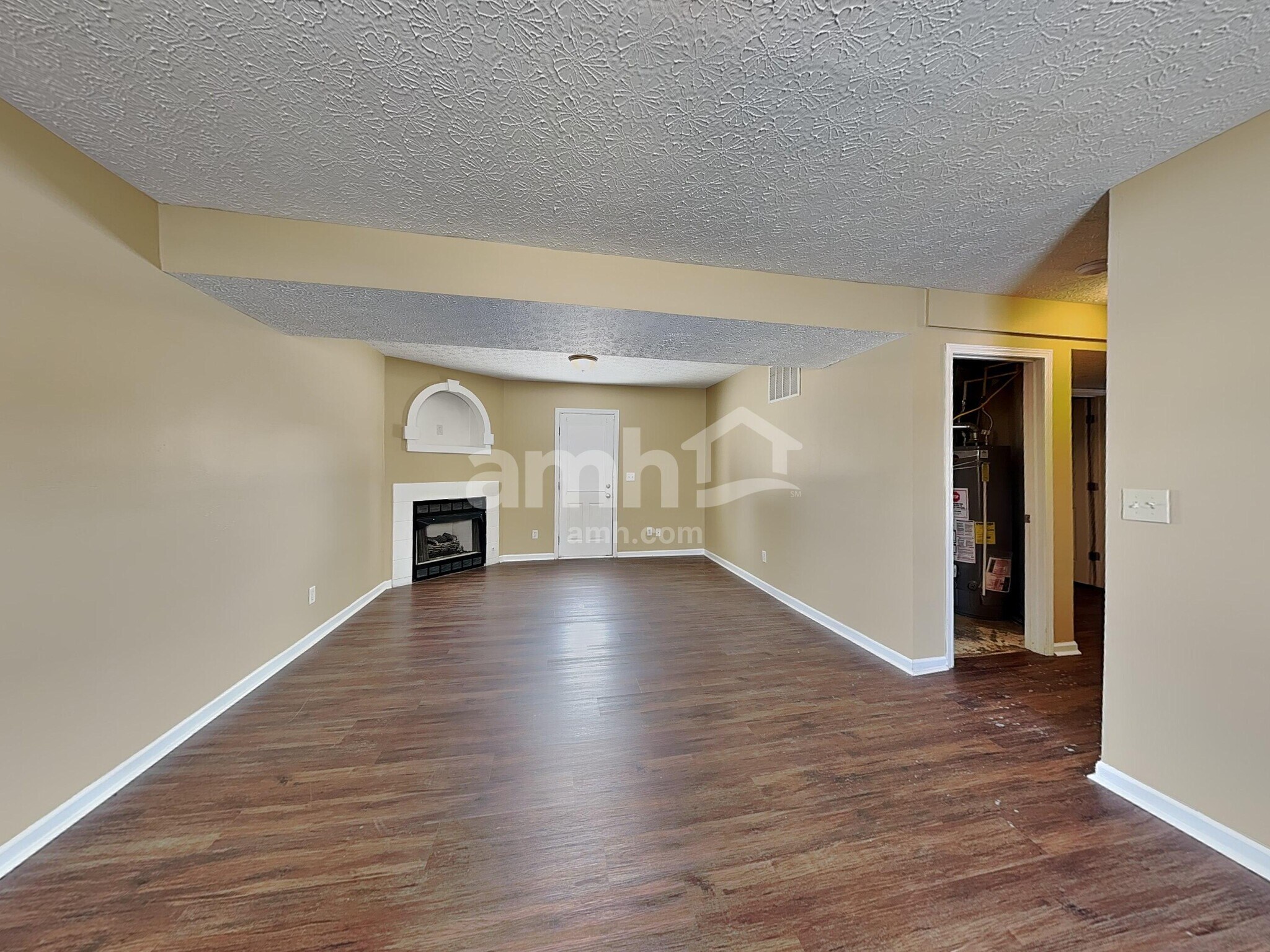 Building Photo - 372 Thompson St