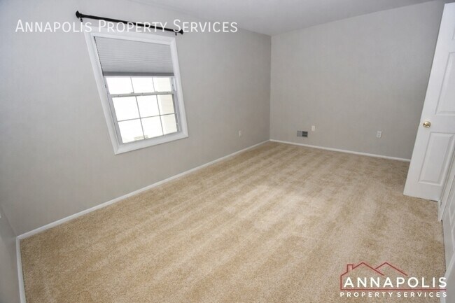 Building Photo - 1027 Springhill Way