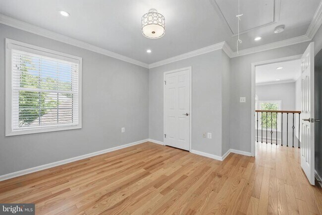 Building Photo - 9913 Rosewood Hill Cir