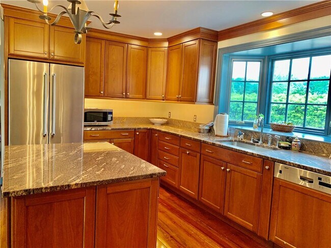 Building Photo - 6 Butts Rock Rd