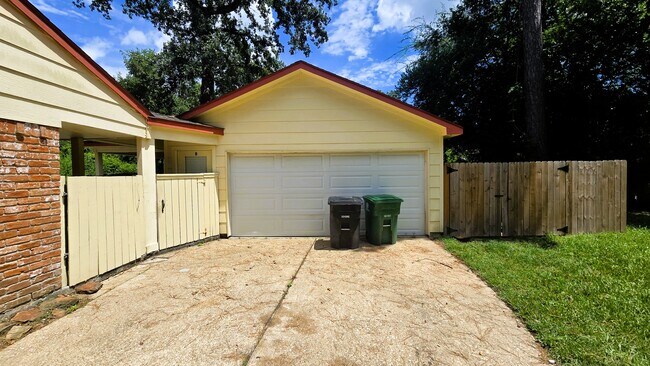 Building Photo - 3334 Birch Creek Dr