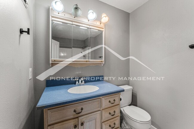 Building Photo - Fantastic Townhome with 1-Car Attached Garage, and Central AC!