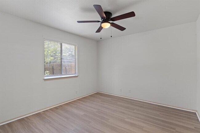 Building Photo - 16225 Hamilton Point Cir