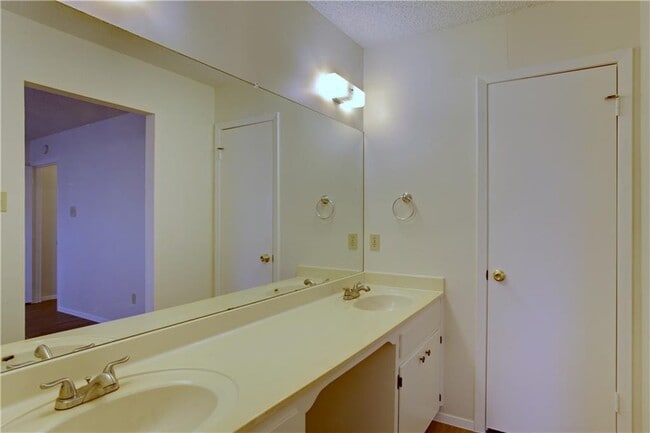 Building Photo - 3309 Sanderling Trail