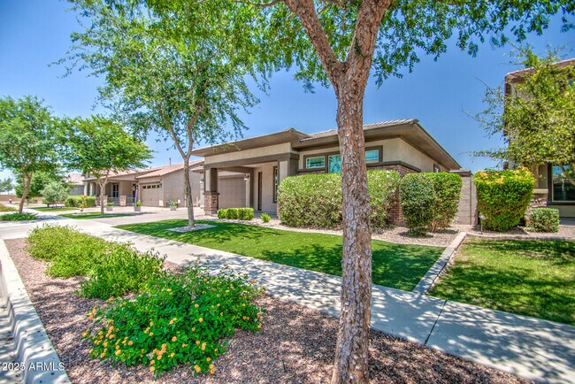 Building Photo - 7128 E Posada Ave