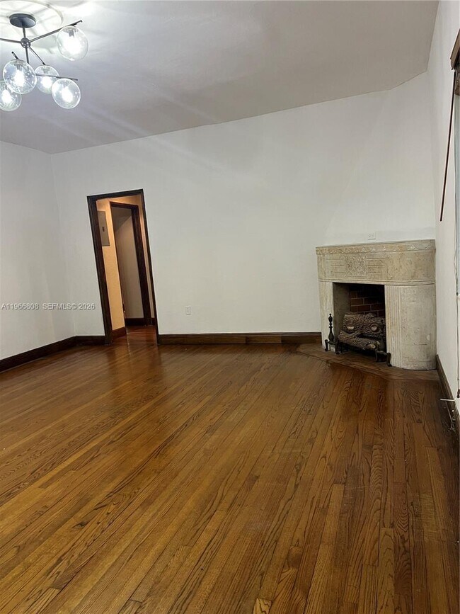 Building Photo - 814 Michigan Ave