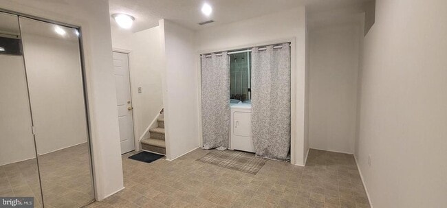 Building Photo - 10 Woodfield Dr