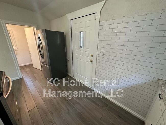 Building Photo - 2316 Spruce Ave