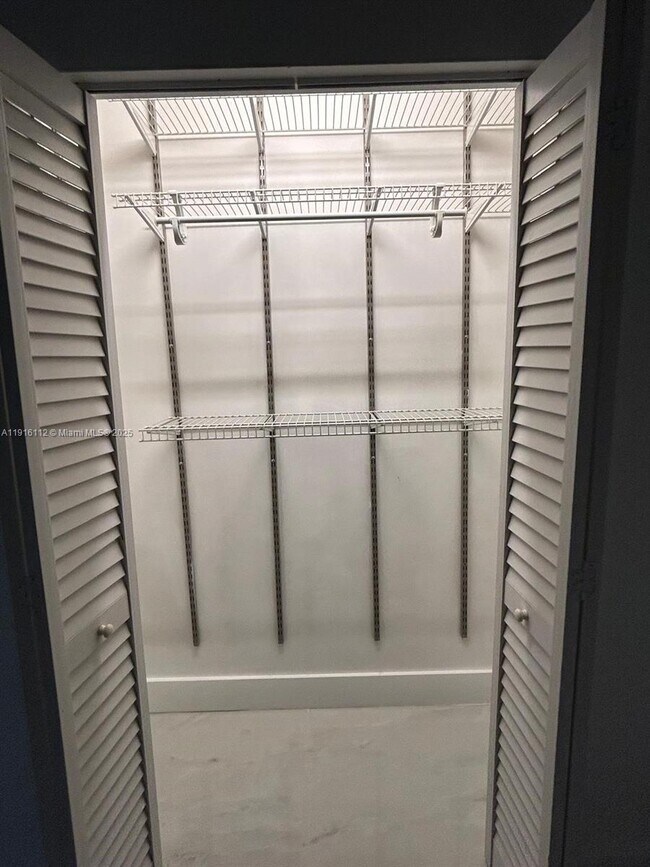 Building Photo - 1750 NE 191st St