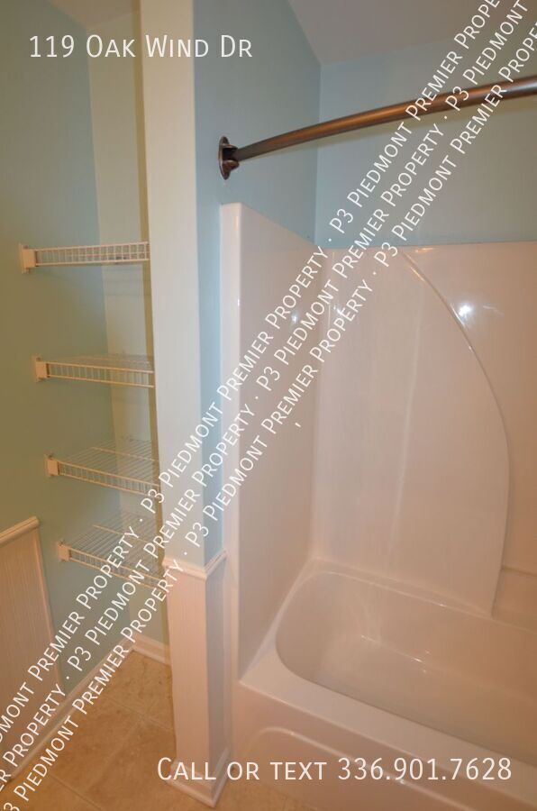 Building Photo - 119 Oak Wind Dr