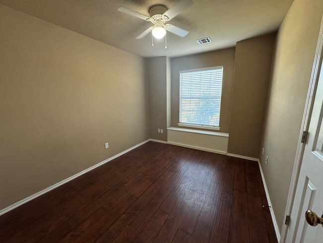 Building Photo - BIXBY - 4 Bedroom, 2.5 baths, 2 car garage...