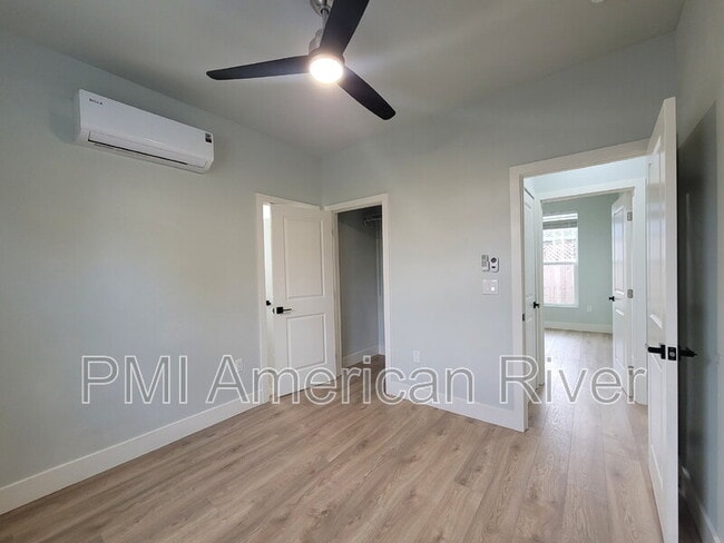 Building Photo - 219 Needles Way