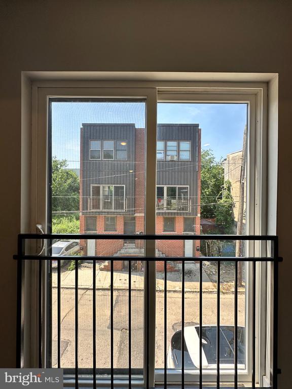 Building Photo - 1741 Fontain St