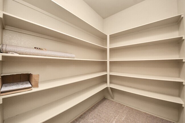 Building Photo - 2043 Naplechase Crest Dr