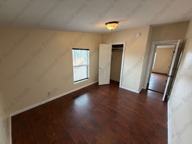 Building Photo - Texico School District - Country Home!