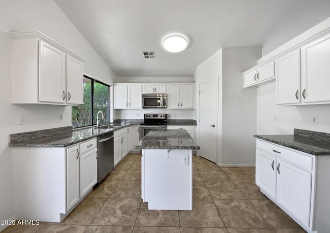 Building Photo - 1488 W Page Ave