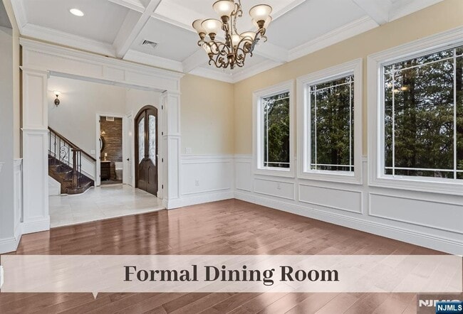 Building Photo - 230 Hillcrest Rd