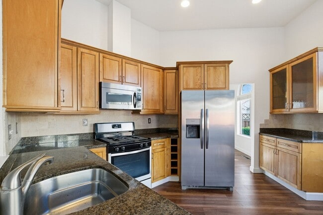 Building Photo - Desirable North Napa 3 Bed Single-Family Home