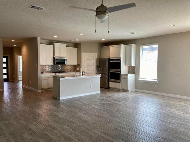 Building Photo - 28503 Hannahs Harbor Ln