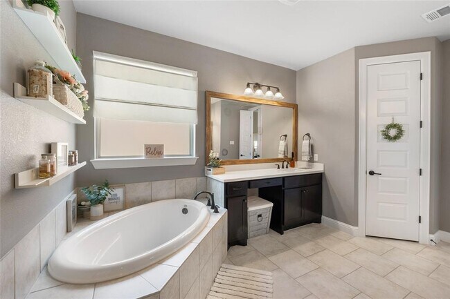Building Photo - 5834 Casstello Dr