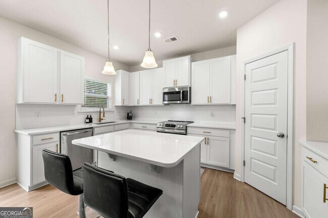 Building Photo - 228 Whitneys Wy