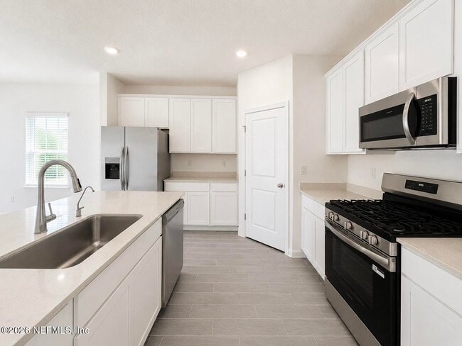 Building Photo - 112 Wrensong Pl