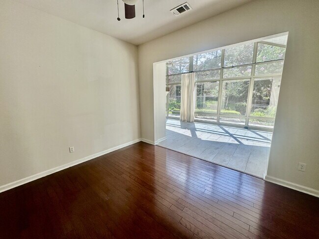 Building Photo - Spacious Updated Home in Sun City!