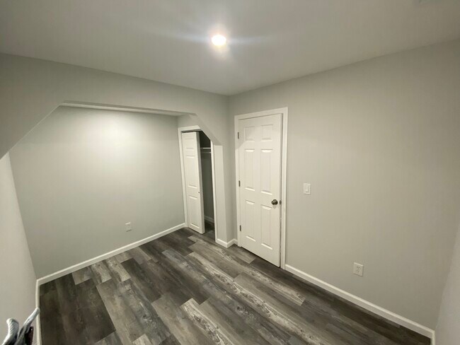 Bedroom - 156 President St