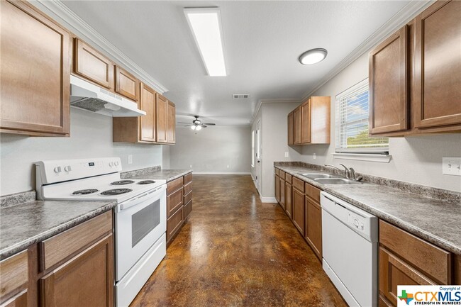 Building Photo - 2807 Terrace Dr