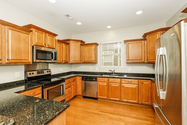 Building Photo - 2447 Cason Ln