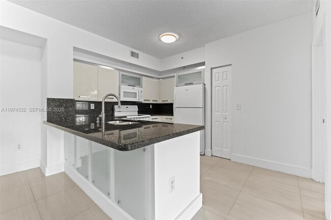 Building Photo - 2440 E Preserve Way