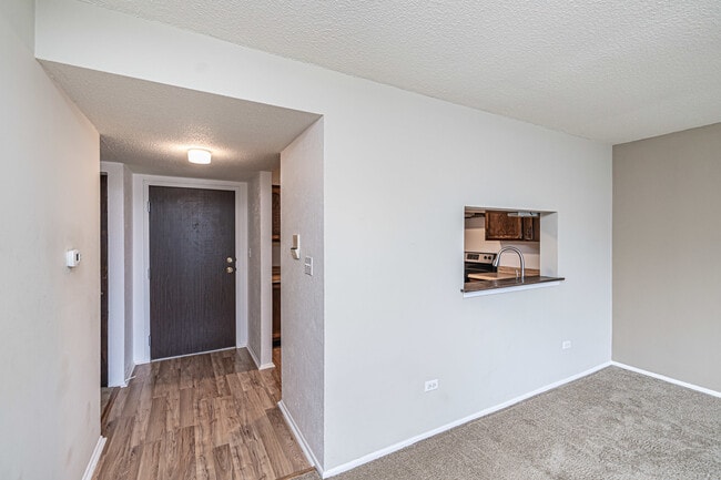 Building Photo - 1255 N Sterling Ave